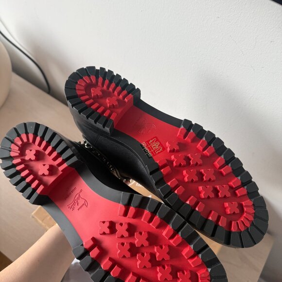 NWT Christian Louboutin Capahutta Chelsea Boots Black Calf Leather Silver Spikes - Picture 11 of 11